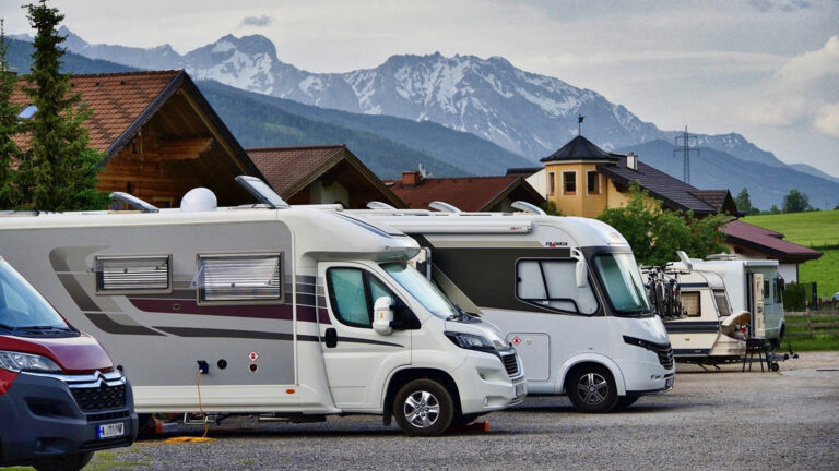 Bouw uw droom: van tweedehands bestelbus tot eigen camper! [Advertorial]