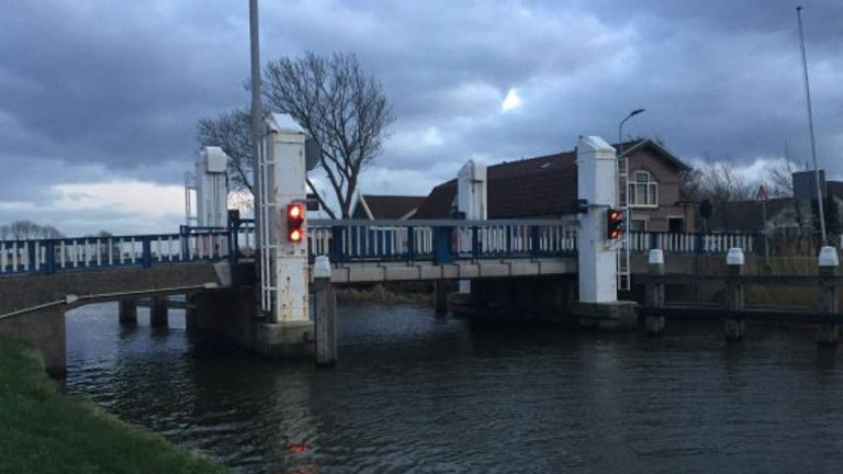 Hefbrug Oterleek woensdagochtend dicht voor autoverkeer