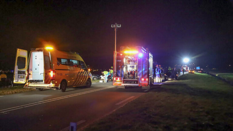 Frontale aanrijding op N244 bij Graft-De Rijp