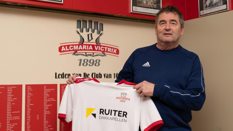 Hoofdtrainer Jos Karel stapt van SV Vrone over naar Alcmaria Victrix