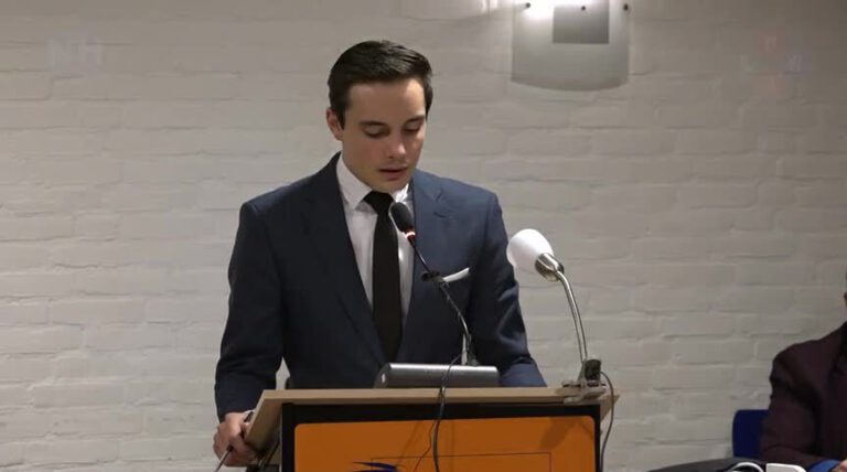 Vader en zus van Klaas Valkering willen ook de Bergense politiek in