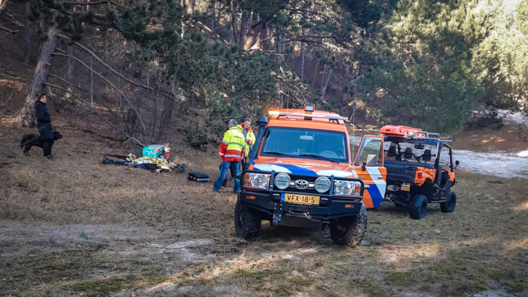 Afdaling van duin verloopt niet volgens verwachting; reddingsbrigade schiet te hulp