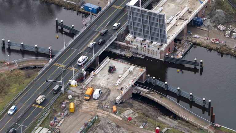 Leeghwaterbrug lijdend voorwerp in BNN/VARA podcast ‘weggegooid geld’