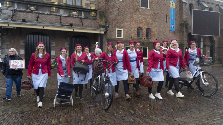 ‘Midwives’ protesteren tegen regie-overdracht van verloskundige zorg naar ziekenhuizen