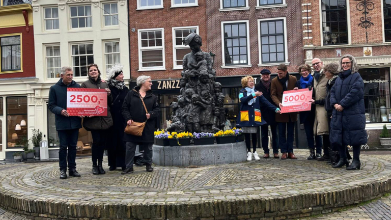 ‘Alkmaarders helpen Alkmaarders’ stopt: laatste donaties aan Stichtingen Truus Wijsmuller-Meijer en Marian Kaij