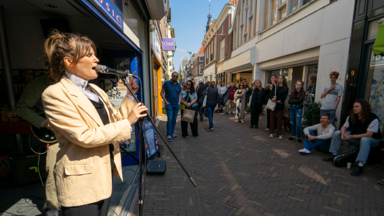 Zonnige Record Store Day bij Pop-Eye in Alkmaar