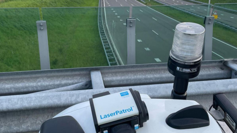 Hardrijders met meer dan 120 km/u over de N242 bij Alkmaar