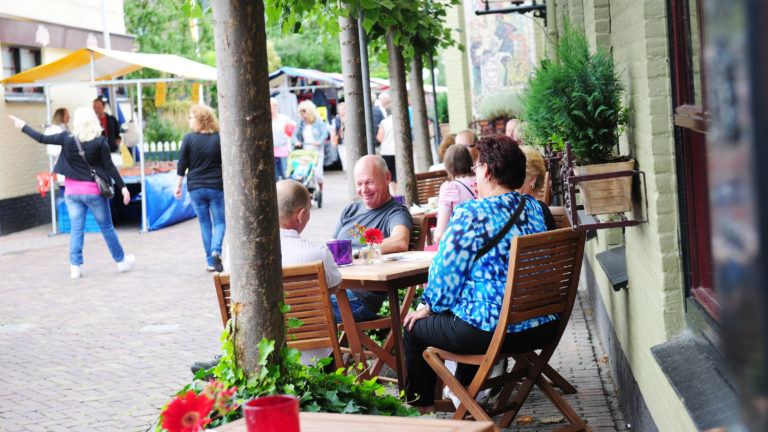 Horeca Langedijk toch eerder dicht dan in Heerhugowaard; gemeente komt bezorgde Langedijkers tegemoet