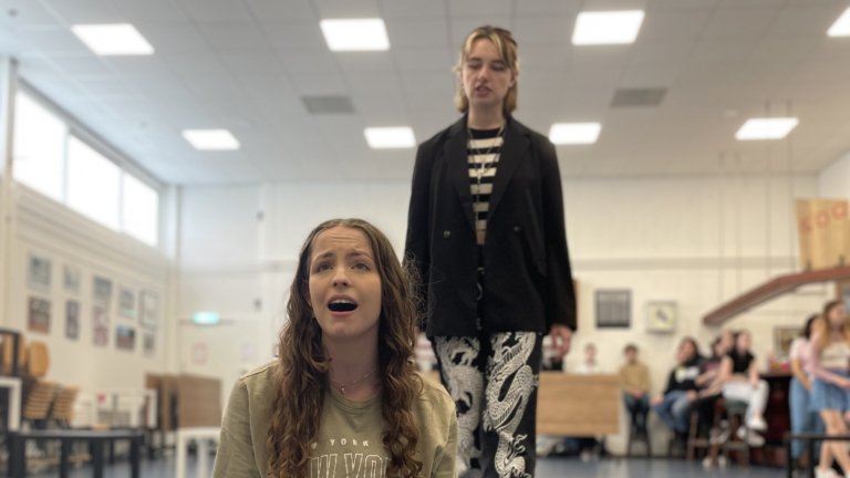 Oberon speelt thrillermusical ‘Carrie’ op 25 en 26 juni in Theater De Vest 🗓