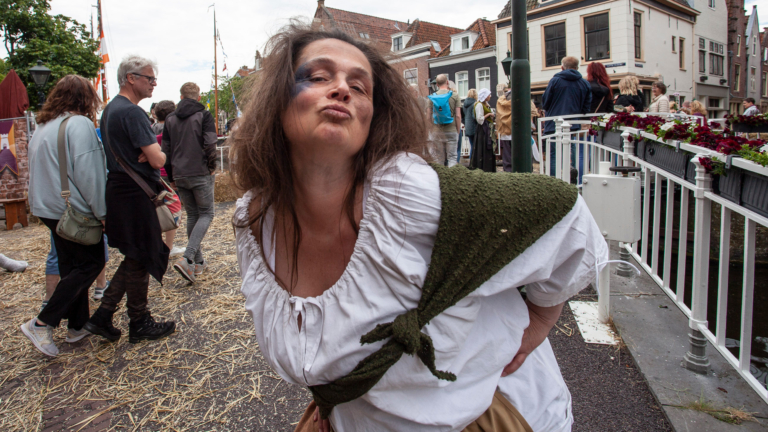 Poorten geopend van Kaeskoppenstad, terug in tijd naar 16e eeuw