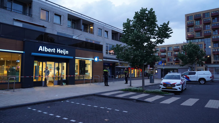 Poging tot overval op Alkmaarse supermarkt, politie start zoektocht naar daders