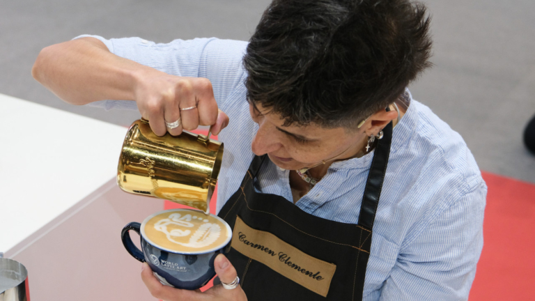 Nederlands kampioen Latte Art uit Alkmaar 21e bij WK