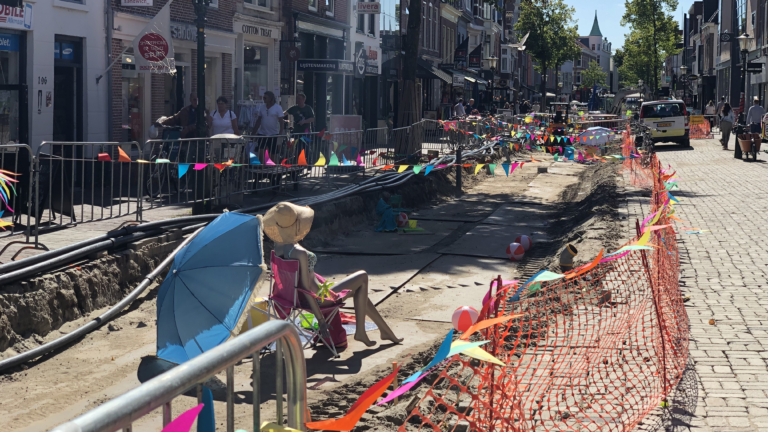 Feestelijk tintje aan ‘puinhoop’ werkzaamheden Laat Alkmaar