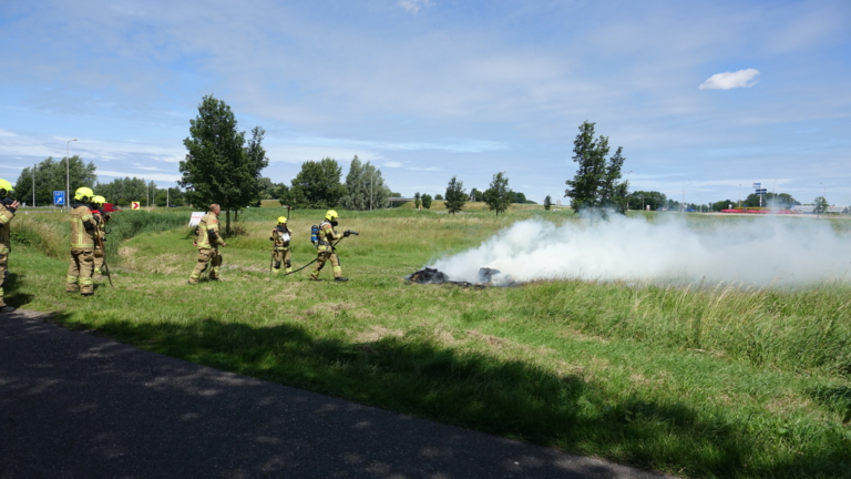 Boeren steken hooibalen in brand als steunbetuiging aan beschoten Jouke