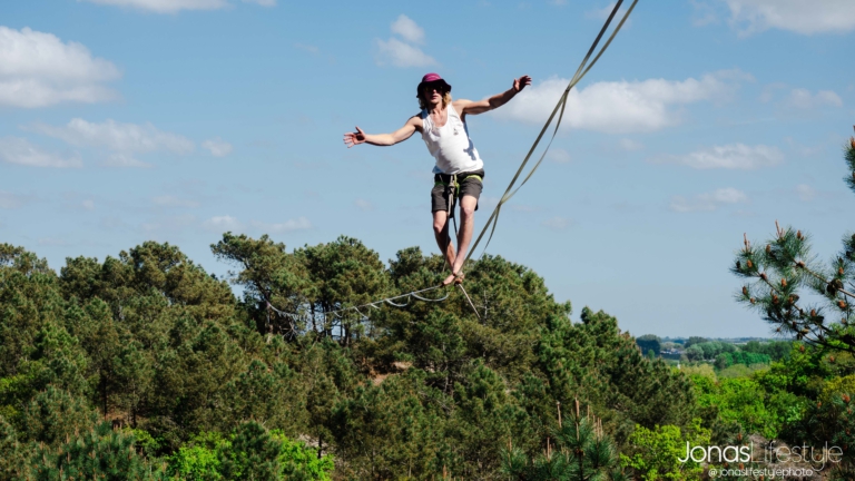 Dinsdagavond gratis les in balanceren op slackline tijdens Schoorlse braderie 🗓