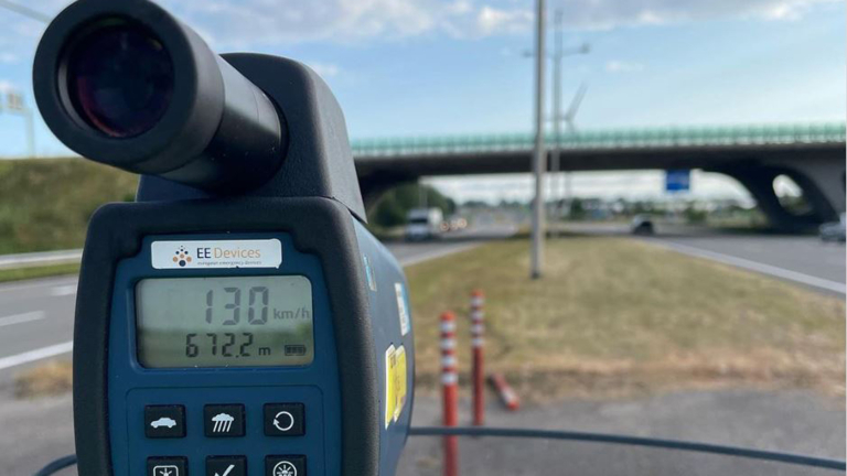 Jonge bestuurder met 130 km/u over N242: “Ach, het zijn maar mijn eerste punten”