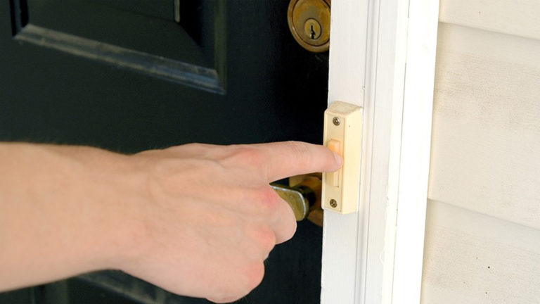 Getuigen gezocht: bewoner Kennemerstraatweg in Alkmaar slachtoffer van babbeltruc