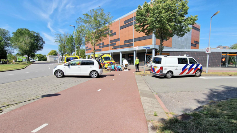 Fietsster gewond bij aanrijding op Laan van Straatsburg in Alkmaar