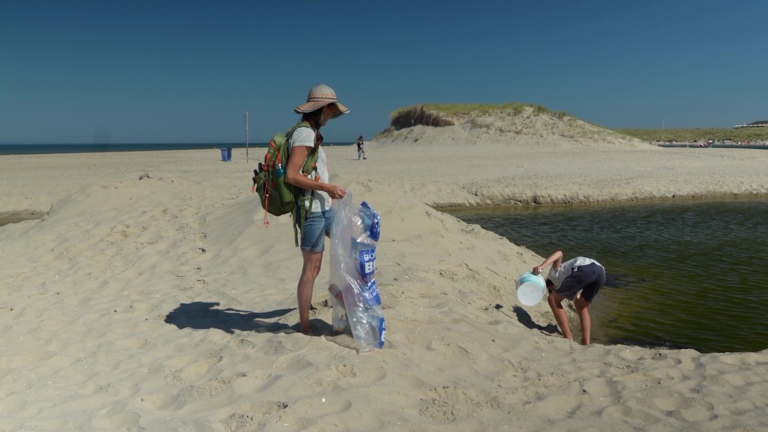 Ruim zesduizend sigarettenpeuken opgeraapt bij opruimactie tussen Camperduin en Castricum