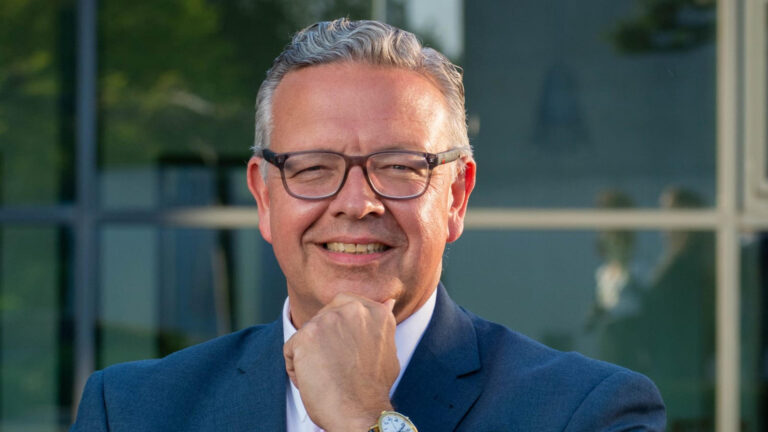 Alkmaarse VVD wil raadsdebat over sfeer en werkwijze gemeenteraad: “Dit raakt het algemeen belang”
