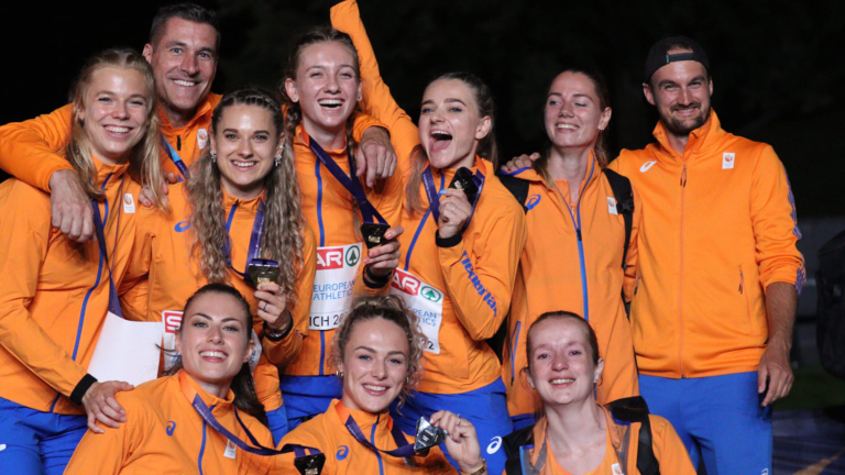 Goud voor 4x400m team met Lisanne en Laura de Witte tijdens EK Atletiek