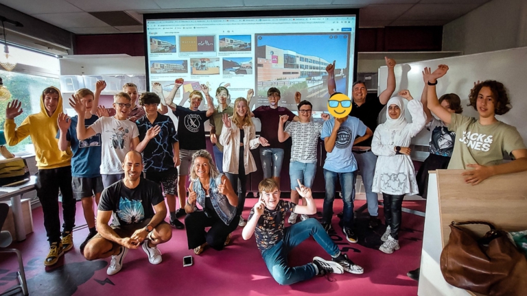 Leerlingen Dalton College pakken zwerfvuil in Alkmaarse wateren aan