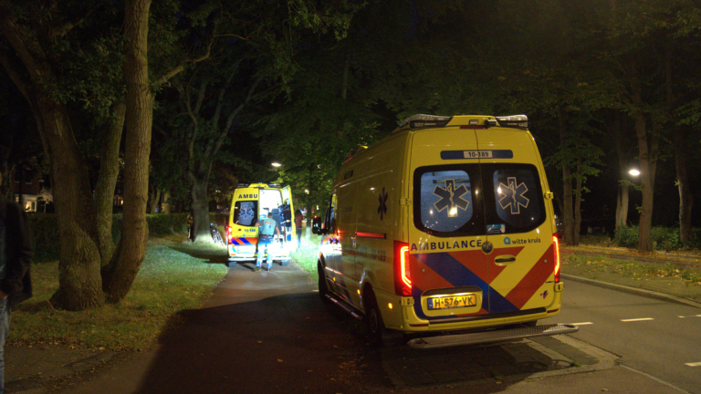 Sturen haken in elkaar op Kennemerstraatweg in Heiloo, fietsster zwaargewond