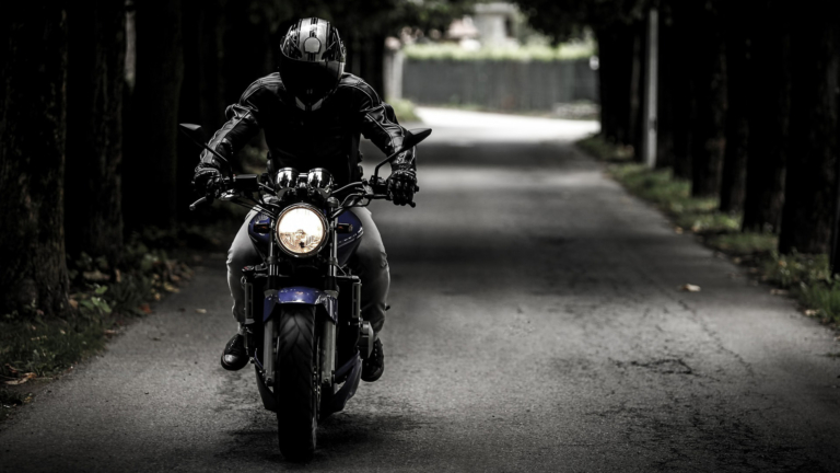 Bergen en Bloemendaal trekken samen op tegen overlast van brullende motoren