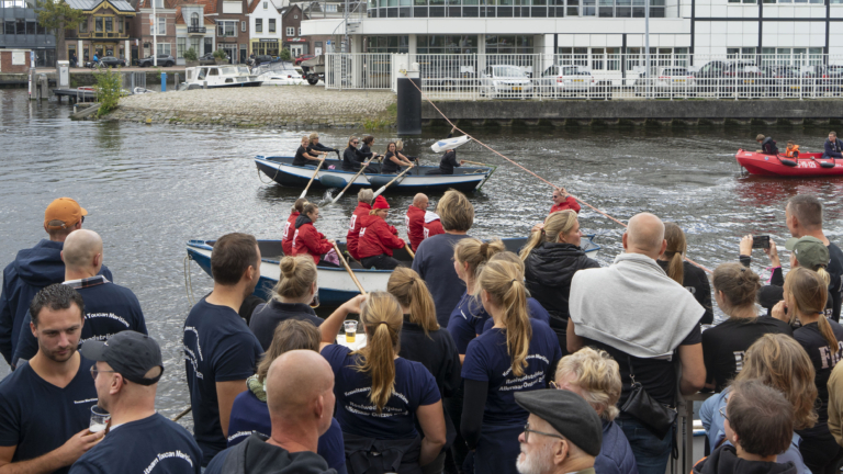 Traditionele vlettenroeiwedstrijd in aanloop naar Alkmaar Ontzet