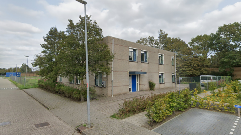Gemeente Alkmaar opent opvanglocatie voor Oekraïners aan Sperwerstraat
