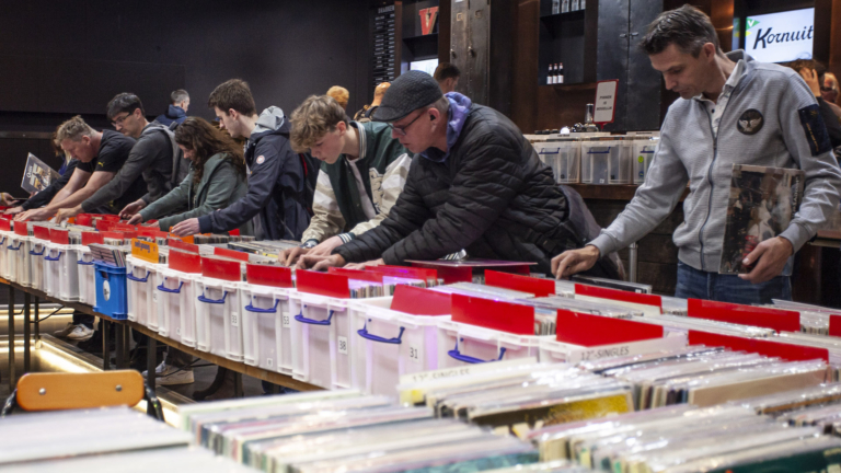 Muziekliefhebbers opgelet: platenbeurs in Buk Buk in Heiloo 🗓