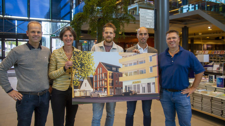 Nieuwbouw met winkelruimte en appartementen aan Middenweg 243 in Heerhugowaard