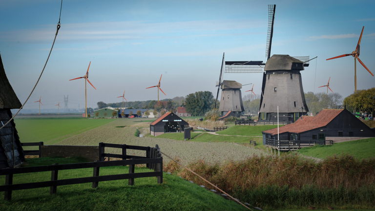 Windmolenalarm voor Schermer; dorpsraden vooralsnog ‘buiten spel’