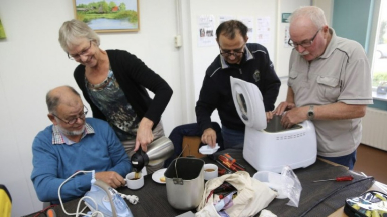 Dijk en Waardse Repair Cafés slaan handen ineen