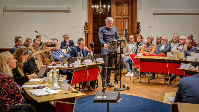 Discussie over ‘vergunningsvrije windturbines’ in Alkmaarse polders geschorst; maandag weer verder