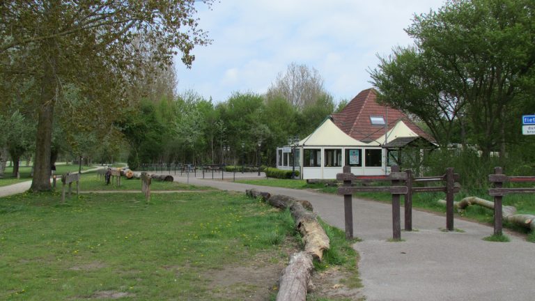 Ongewenste en kansarme zaailingen in Geestmerambacht krijgen nieuwe plek
