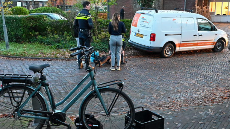 Vrouw gewond bij botsing met andere fietser op Dr. van Peltlaan in Bergen