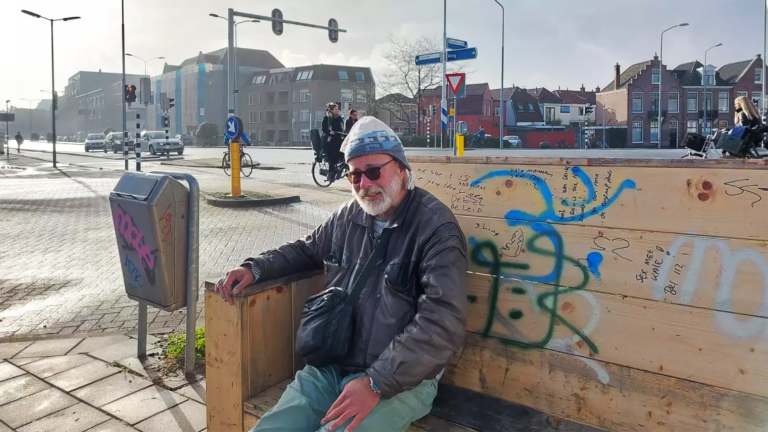 Alkmaarse daklozen maken zich niet druk om naderende kou: “Seks houdt me wel warm”