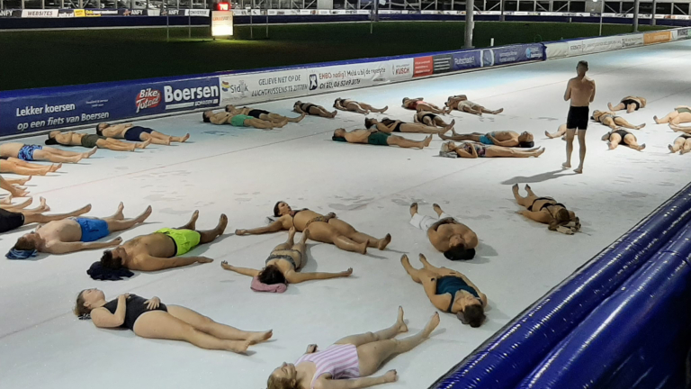 Brrrr…. ‘koude training’ op IJsbaan De Meent een groot succes