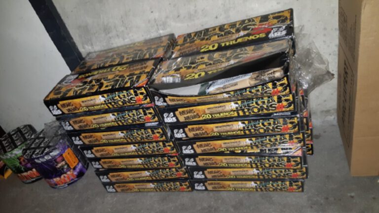 Jeugdagenten waarschuwen: afsteken illegaal vuurwerk kan VOG-banen onbereikbaar maken