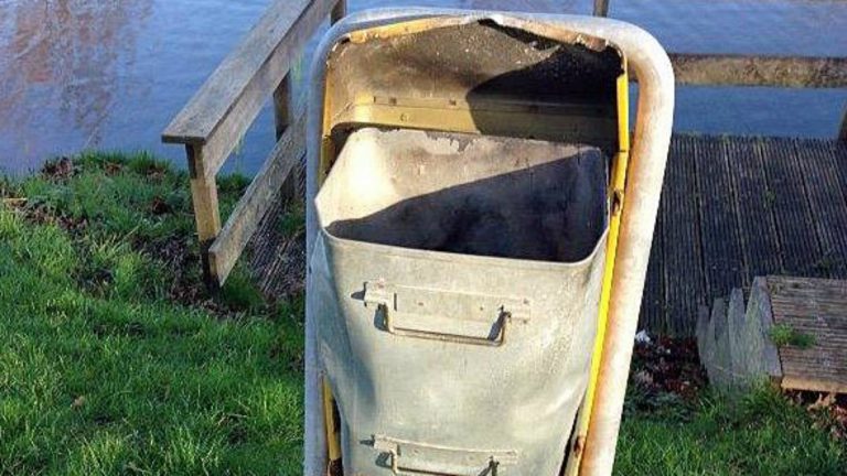 Deel van afvalbakken in Dijk en Waard tijdelijk dicht tegen vuurwerkvandalisme