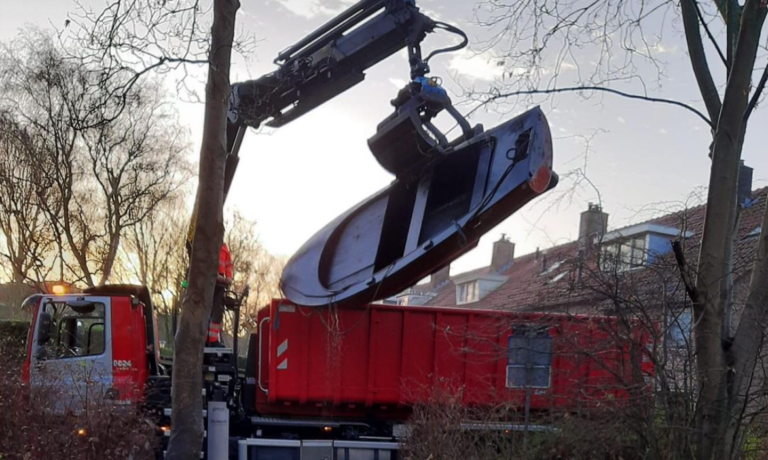 Gemeente Alkmaar verwijdert weer slecht onderhouden bootjes