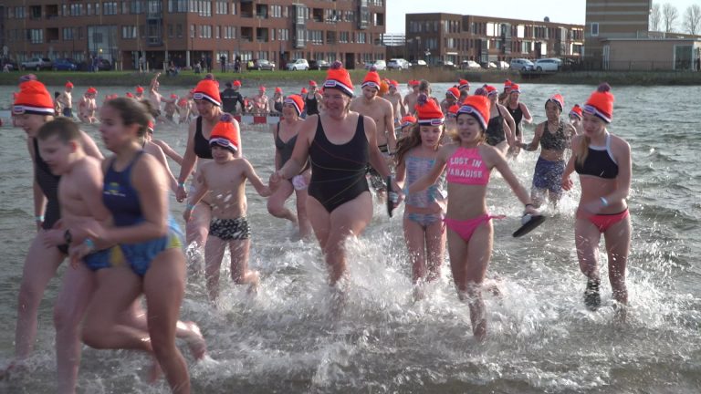 Dijk en Waardse nieuwjaarsduik gaat vanwege corona niet door