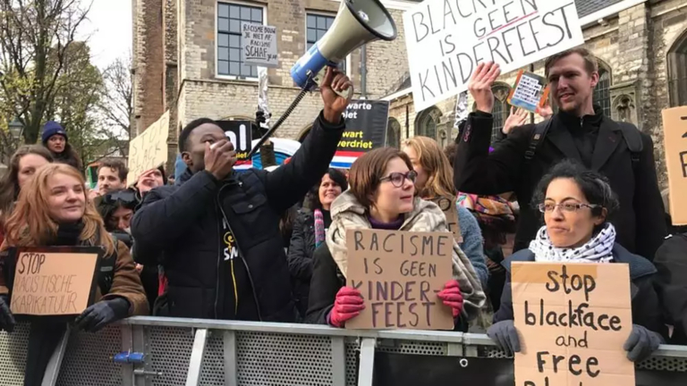 Hein zat 3 dagen vast voor bedreiging Kick Out Zwarte Piet: ‘Breken hun rug en benen’