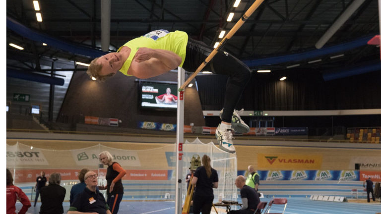 Meerkamper Rik Taam prolongeert nationale indoortitel