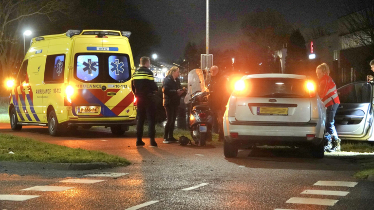 Scooter over het hoofd gezien: ongeval op rotonde Westelijke Randweg Broek op Langedijk