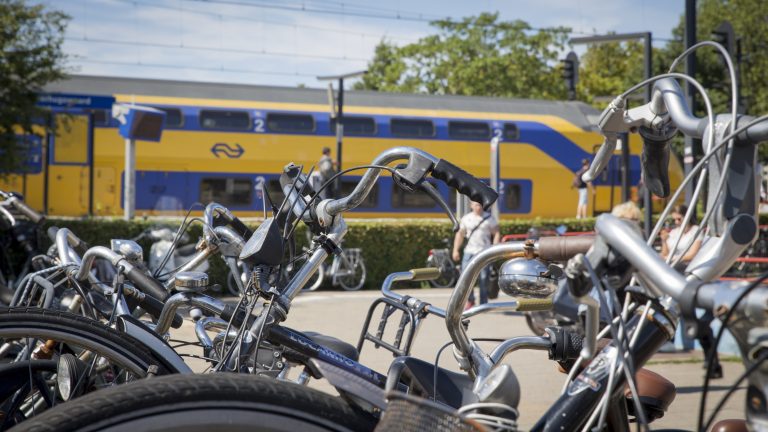 Twee mannen aangehouden voor diefstal elektrische fietsen bij station Heerhugowaard
