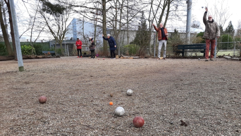 Stichting Sport-Z laat vijftigplussers gratis verschillende sporten uitproberen 🗓