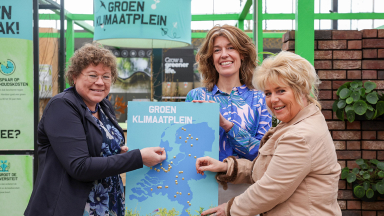 Gemeente Dijk en Waard en waterschap openen met Intratuin een ‘Groen Klimaatplein’