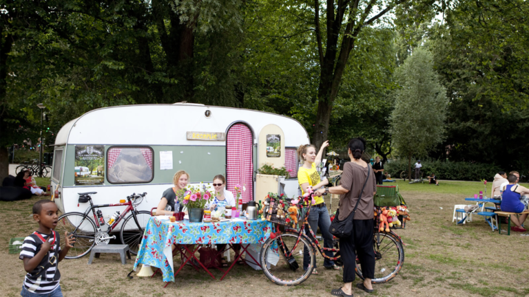 De Buurtcamping strijkt neer in park Oosterhout in Alkmaar